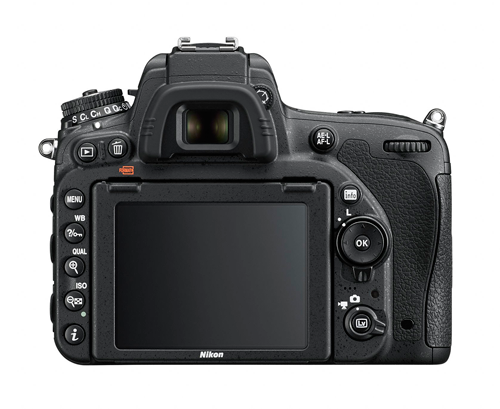 Nikon D750 pohled zezadu