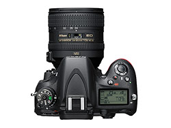 Pohled shora na Nikon D610